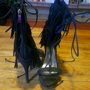 Fun and sexy fringed black heels size 7.5
